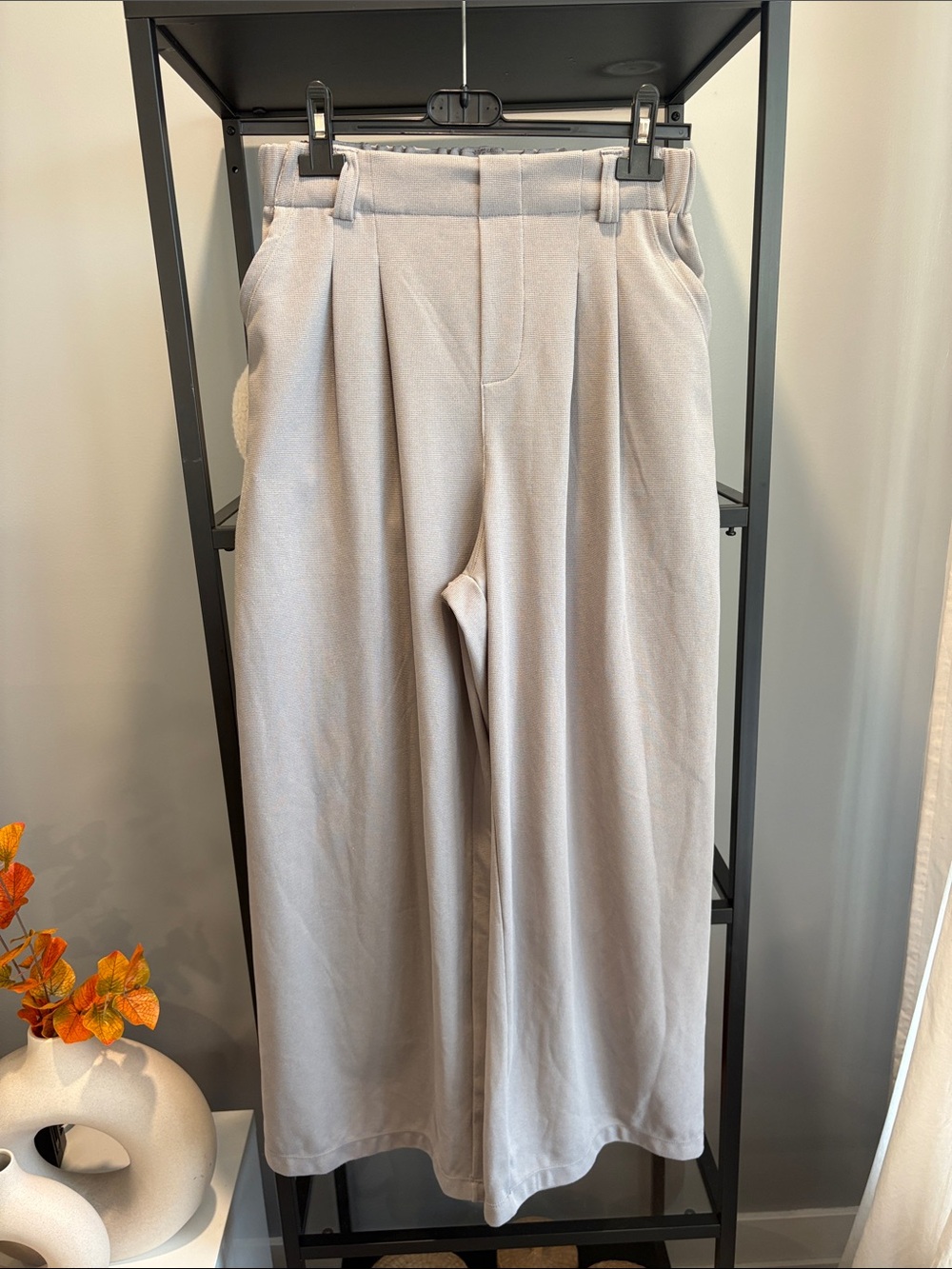 162 Alara Wide-Leg High-Waist Pants in Light Gray